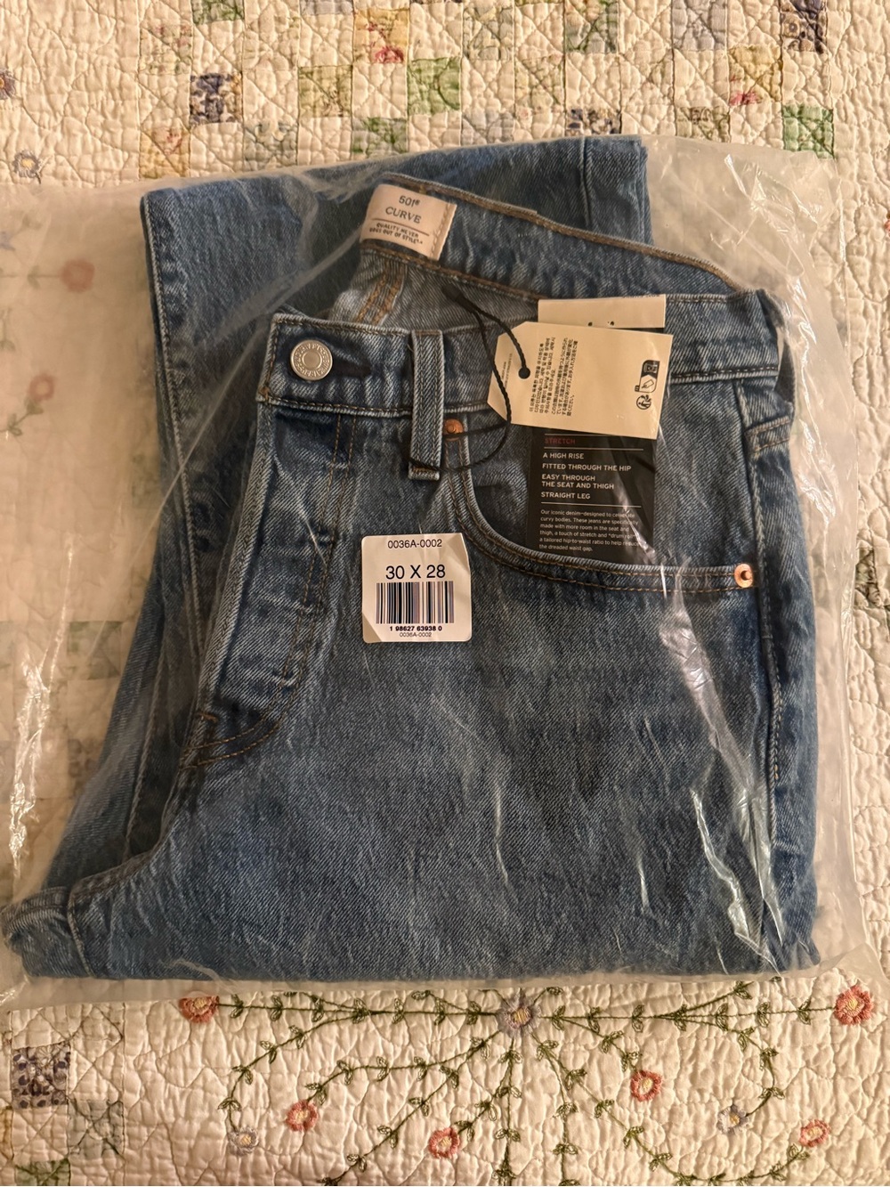 30x28 women’s Levi's Light Blue Denim Jeans - Five-Pocket high rise stretch